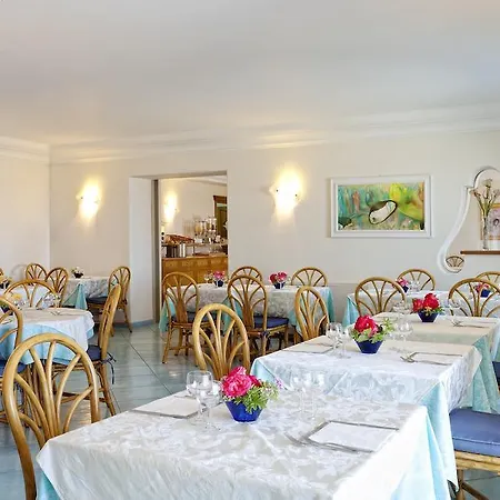 מלון Parco La Rosa 3*